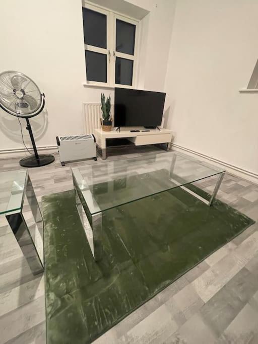 Lovely Spacious Entire 1 Bedroom Apartment - New Management London Exterior foto